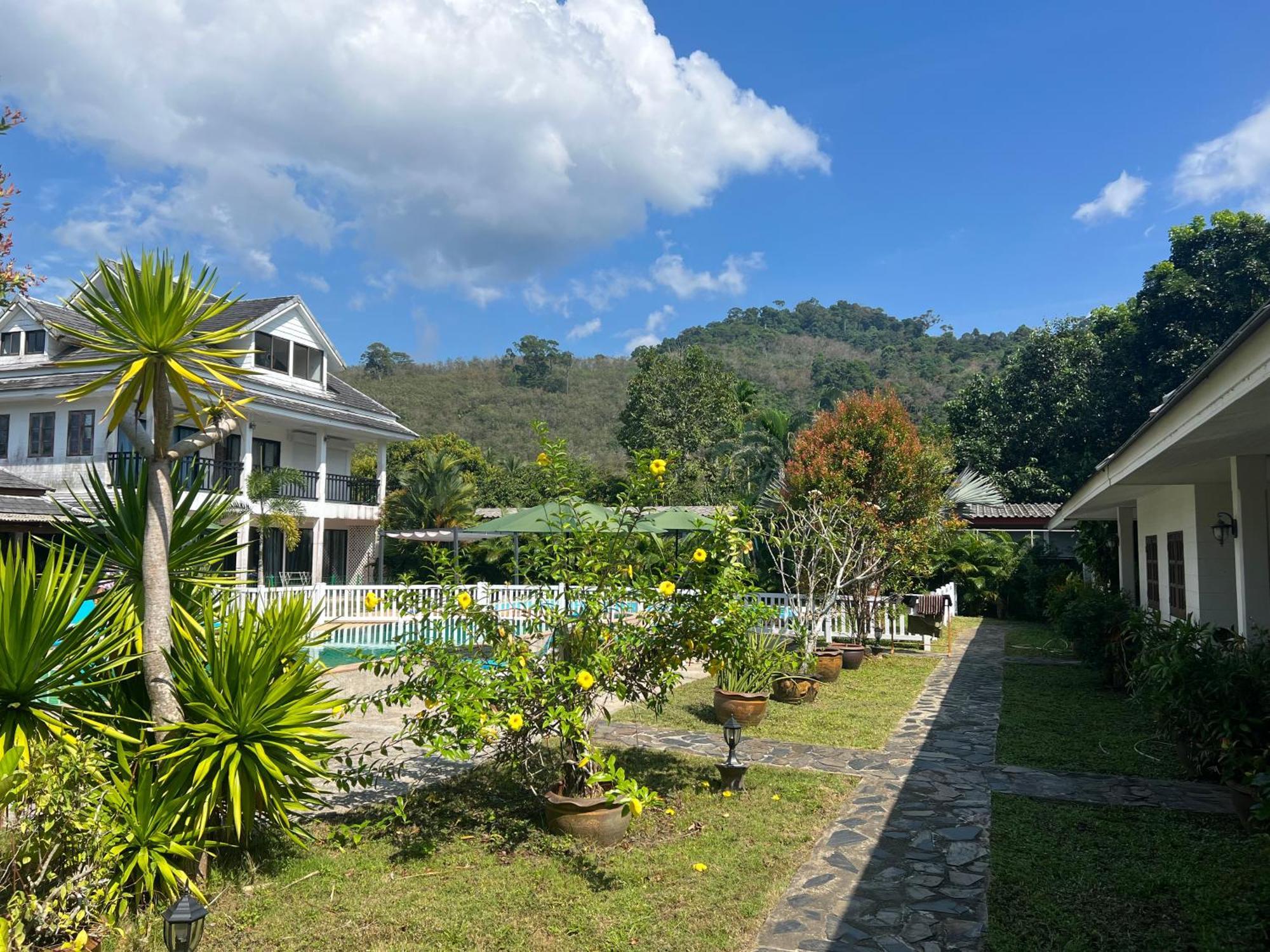 Villa Colina Khao Lak Rooms And Bungalows - Adults Only Экстерьер фото